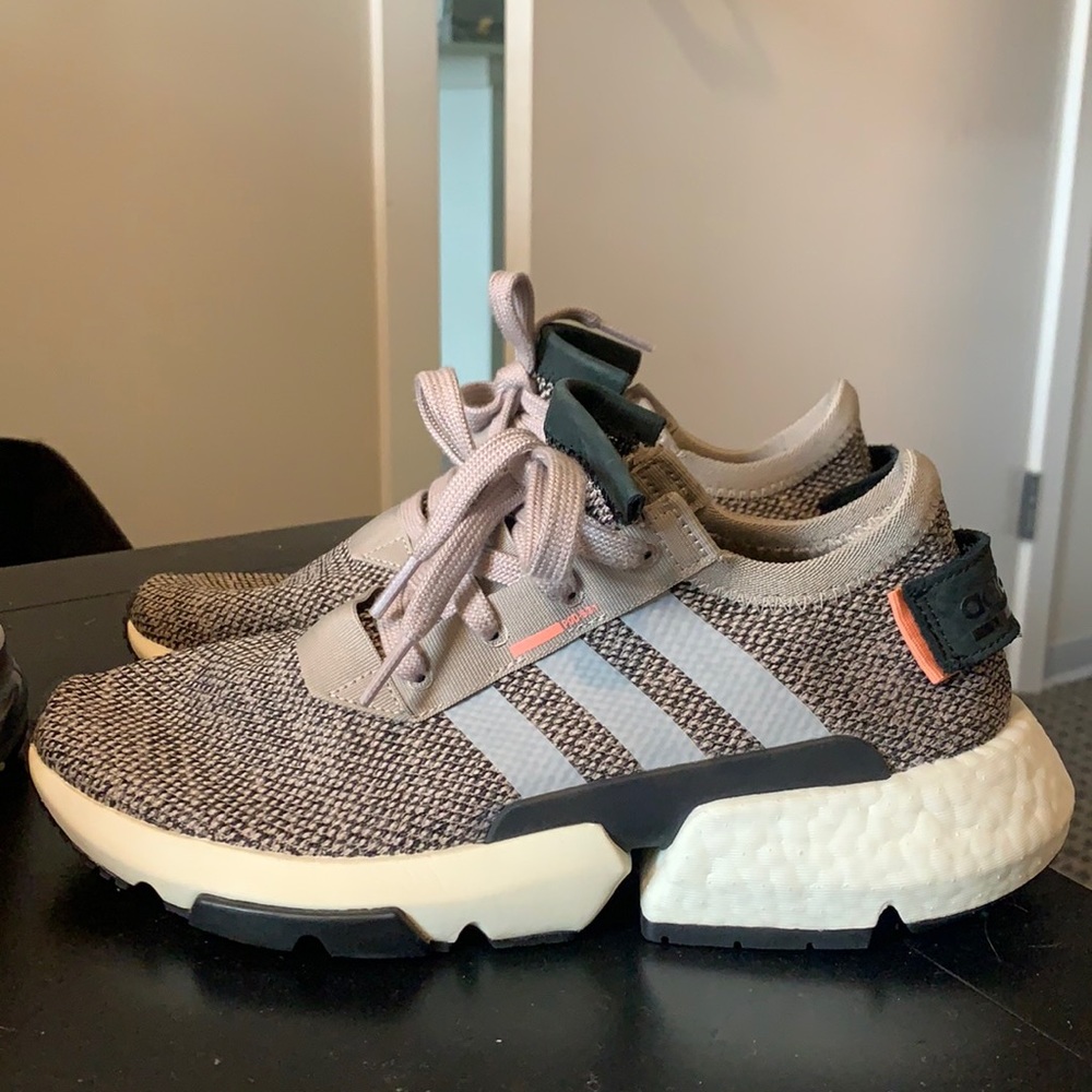 Women’s shoes